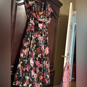 Worn once for wedding. Beautiful ASOS curve